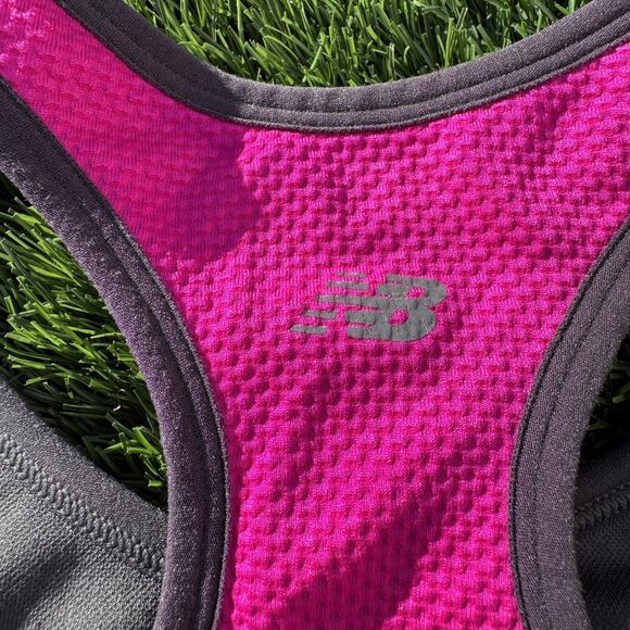 New Balance Sports Bra Womens Small Racerback Seamless Mesh Athletic Gym Workout - Picture 3 of 9